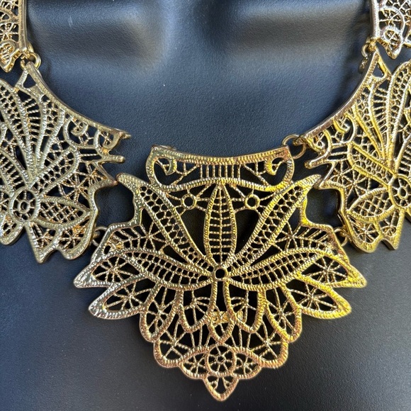Amrita Singh Gold Filigree Necklace - Picture 8 of 16